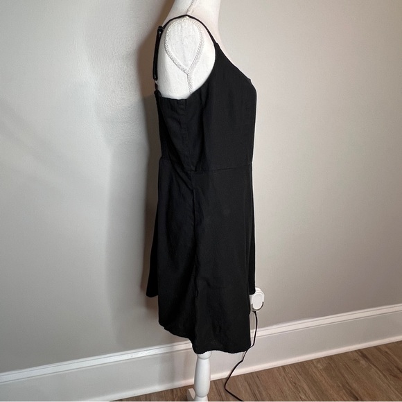 Old Navy Black Spaghetti Strap Cami Style Sundress Mini Dress Womens Size 14 - Picture 3 of 11